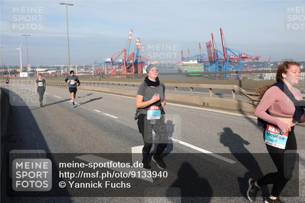 03.10.2025 - Köhlbrandbrückenlauf Yannick Fuchs http://msf.ph/oto/9133940 03.10.2025 09:07:06 Position 2 3824, 2278 meine-sportfotos.de