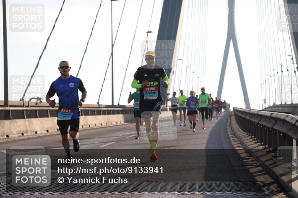03.10.2025 - Köhlbrandbrückenlauf Yannick Fuchs http://msf.ph/oto/9133941 03.10.2025 08:21:03 Position 1 1055 meine-sportfotos.de
