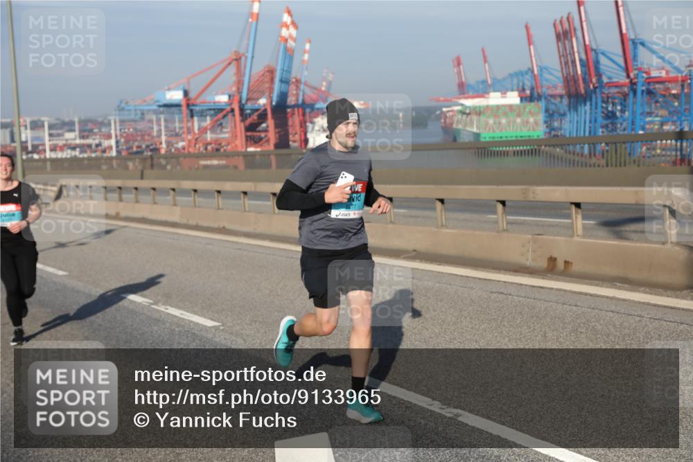 03.10.2025 - Köhlbrandbrückenlauf Yannick Fuchs http://msf.ph/oto/9133965 03.10.2025 09:07:08 Position 2  meine-sportfotos.de