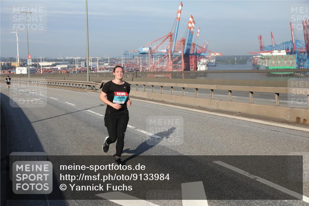 03.10.2025 - Köhlbrandbrückenlauf Yannick Fuchs http://msf.ph/oto/9133984 03.10.2025 09:07:10 Position 2  meine-sportfotos.de