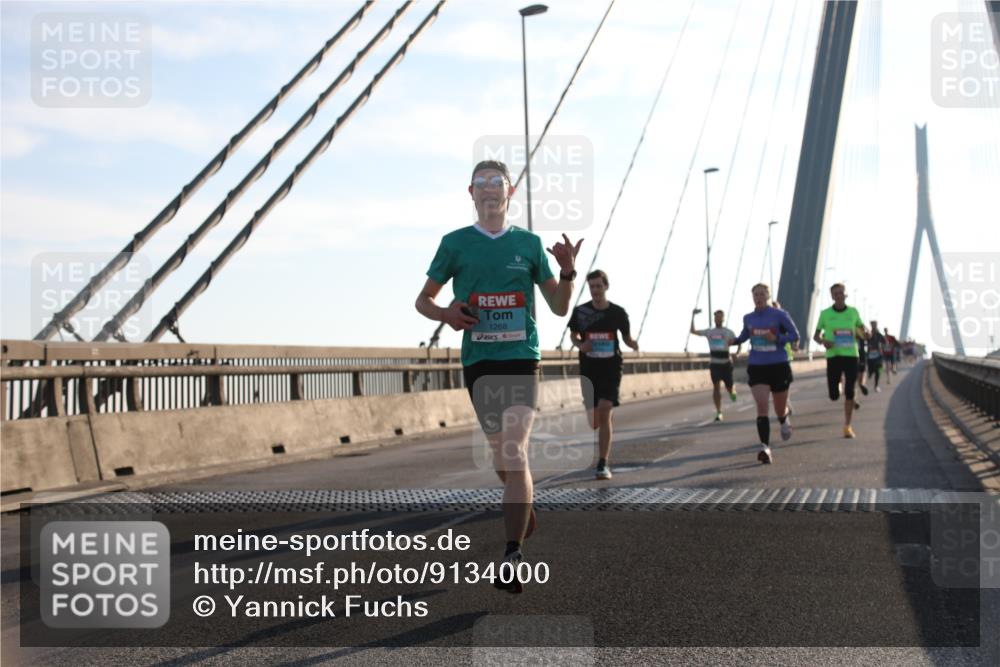 03.10.2025 - Köhlbrandbrückenlauf Yannick Fuchs http://msf.ph/oto/9134000 03.10.2025 08:21:07 Position 1 1268 meine-sportfotos.de