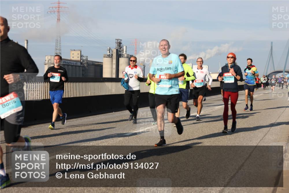 03.10.2025 - Köhlbrandbrückenlauf Lena Gebhardt http://msf.ph/oto/9134027 03.10.2025 09:52:07 Position 2 3369, 3128, 1670 meine-sportfotos.de
