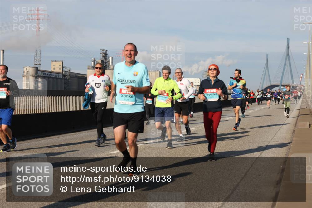 03.10.2025 - Köhlbrandbrückenlauf Lena Gebhardt http://msf.ph/oto/9134038 03.10.2025 09:52:08 Position 2 3128, 1670 meine-sportfotos.de