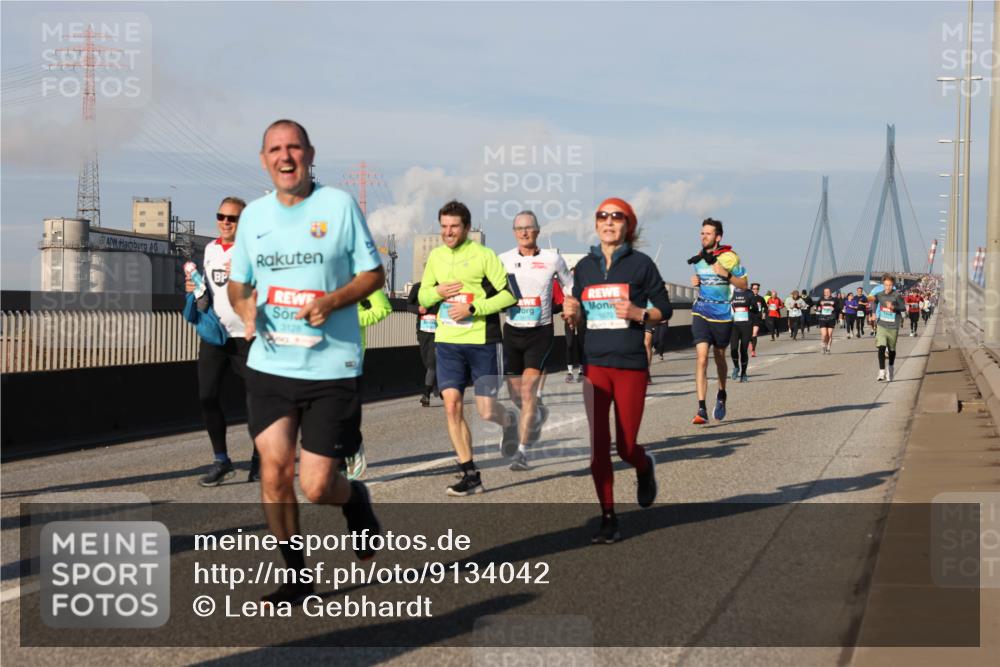 03.10.2025 - Köhlbrandbrückenlauf Lena Gebhardt http://msf.ph/oto/9134042 03.10.2025 09:52:08 Position 2 3128 meine-sportfotos.de
