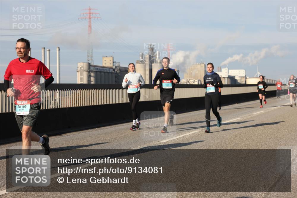 03.10.2025 - Köhlbrandbrückenlauf Lena Gebhardt http://msf.ph/oto/9134081 03.10.2025 09:52:13 Position 2 1375 meine-sportfotos.de