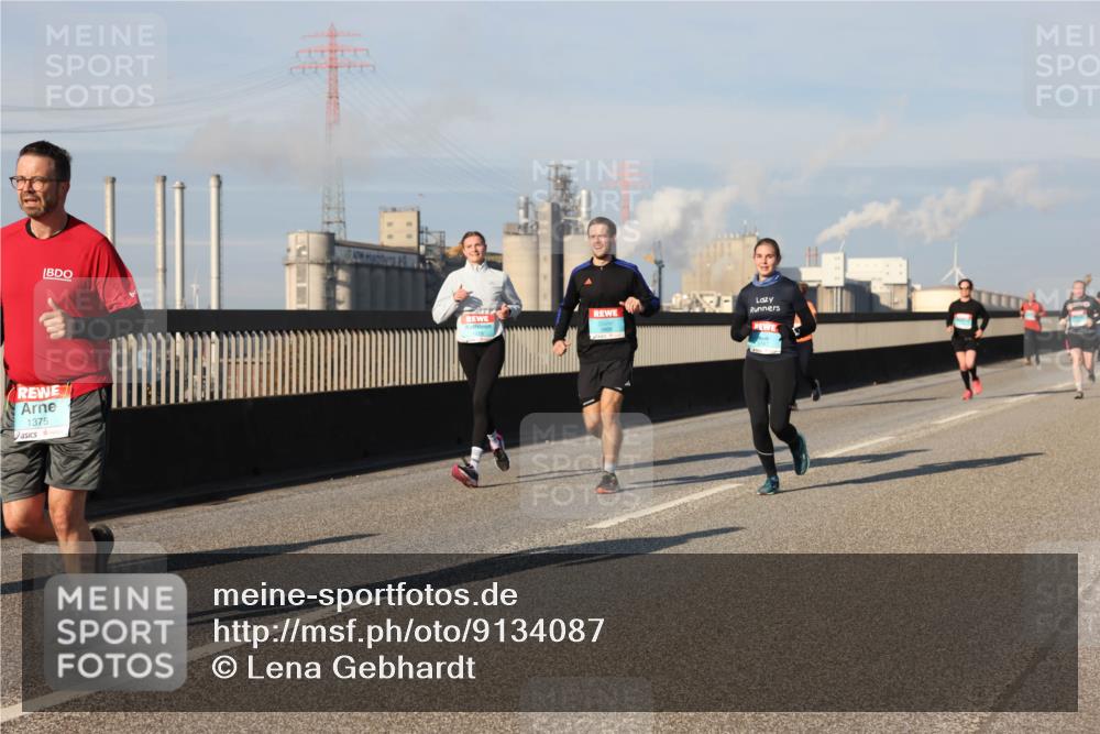 03.10.2025 - Köhlbrandbrückenlauf Lena Gebhardt http://msf.ph/oto/9134087 03.10.2025 09:52:13 Position 2 1375 meine-sportfotos.de