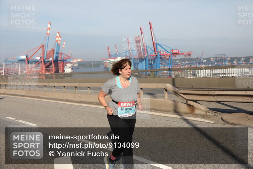 03.10.2025 - Köhlbrandbrückenlauf Yannick Fuchs http://msf.ph/oto/9134099 03.10.2025 09:07:59 Position 2 3692 meine-sportfotos.de