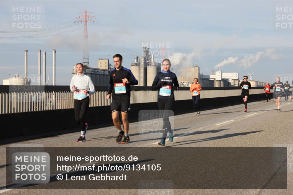 03.10.2025 - Köhlbrandbrückenlauf Lena Gebhardt http://msf.ph/oto/9134105 03.10.2025 09:52:14 Position 2  meine-sportfotos.de