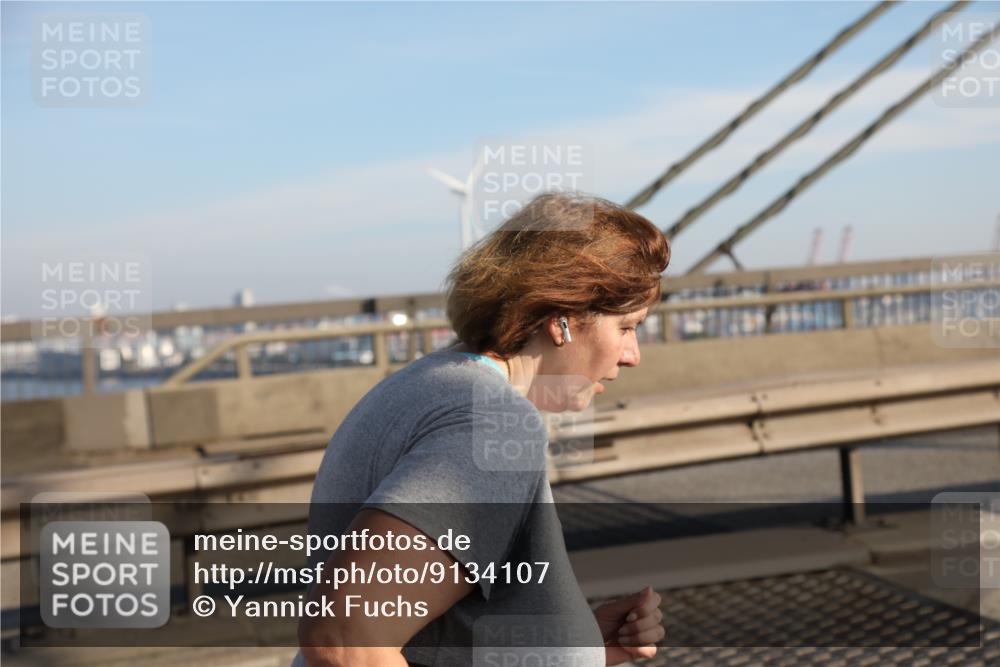 03.10.2025 - Köhlbrandbrückenlauf Yannick Fuchs http://msf.ph/oto/9134107 03.10.2025 09:08:01 Position 2  meine-sportfotos.de