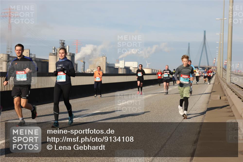03.10.2025 - Köhlbrandbrückenlauf Lena Gebhardt http://msf.ph/oto/9134108 03.10.2025 09:52:14 Position 2 3808, 3707 meine-sportfotos.de