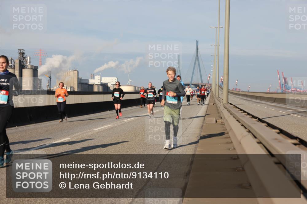 03.10.2025 - Köhlbrandbrückenlauf Lena Gebhardt http://msf.ph/oto/9134110 03.10.2025 09:52:14 Position 2  meine-sportfotos.de