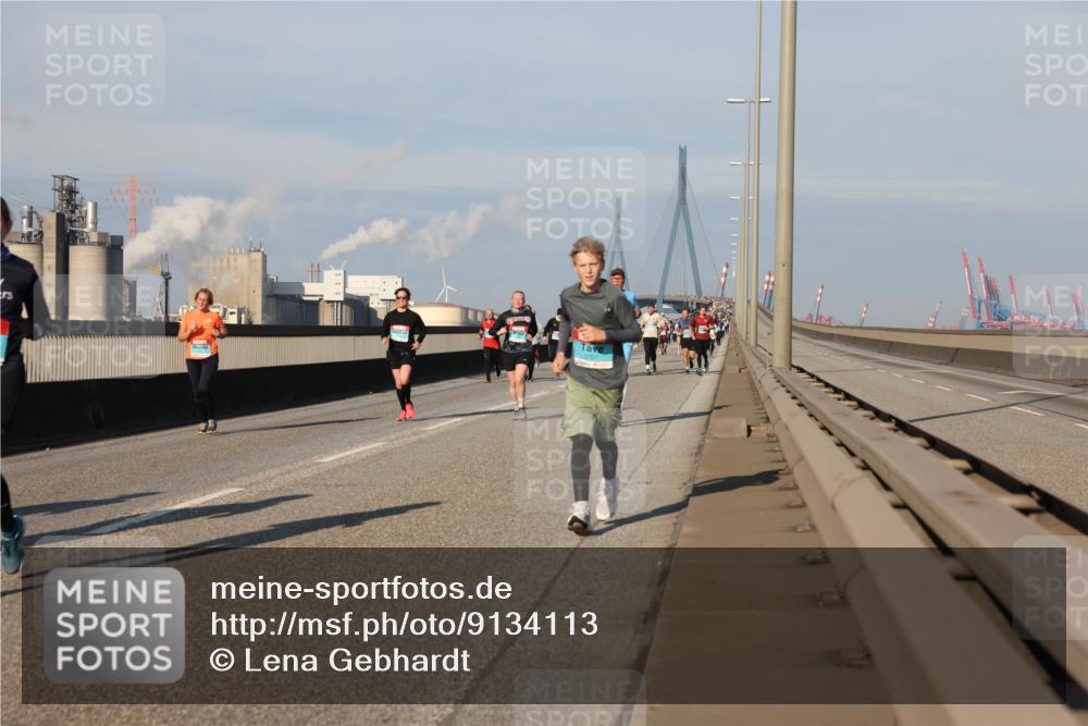03.10.2025 - Köhlbrandbrückenlauf Lena Gebhardt http://msf.ph/oto/9134113 03.10.2025 09:52:14 Position 2  meine-sportfotos.de