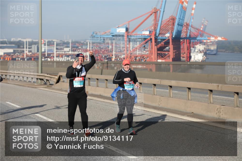03.10.2025 - Köhlbrandbrückenlauf Yannick Fuchs http://msf.ph/oto/9134117 03.10.2025 09:08:21 Position 2 1928, 2507 meine-sportfotos.de