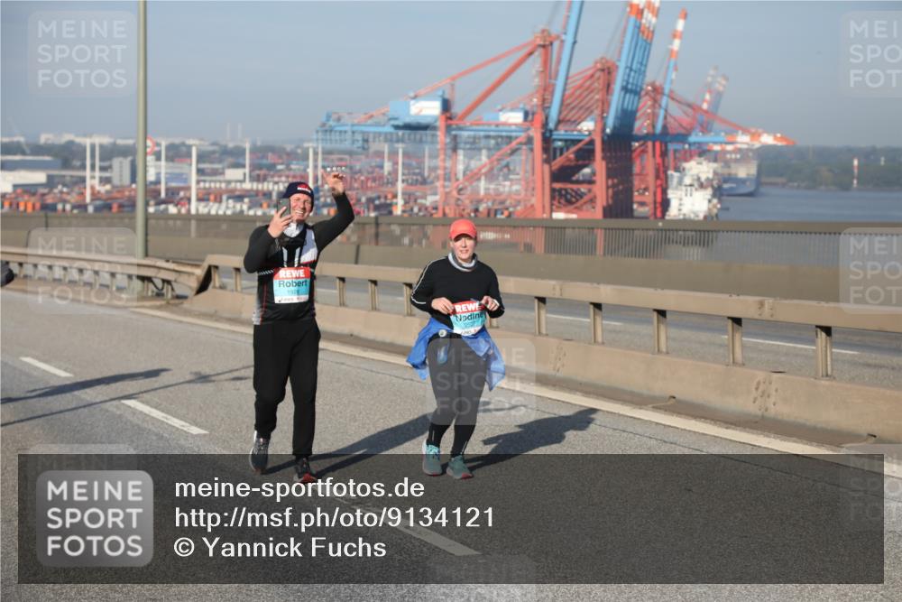 03.10.2025 - Köhlbrandbrückenlauf Yannick Fuchs http://msf.ph/oto/9134121 03.10.2025 09:08:21 Position 2 1928, 250 meine-sportfotos.de