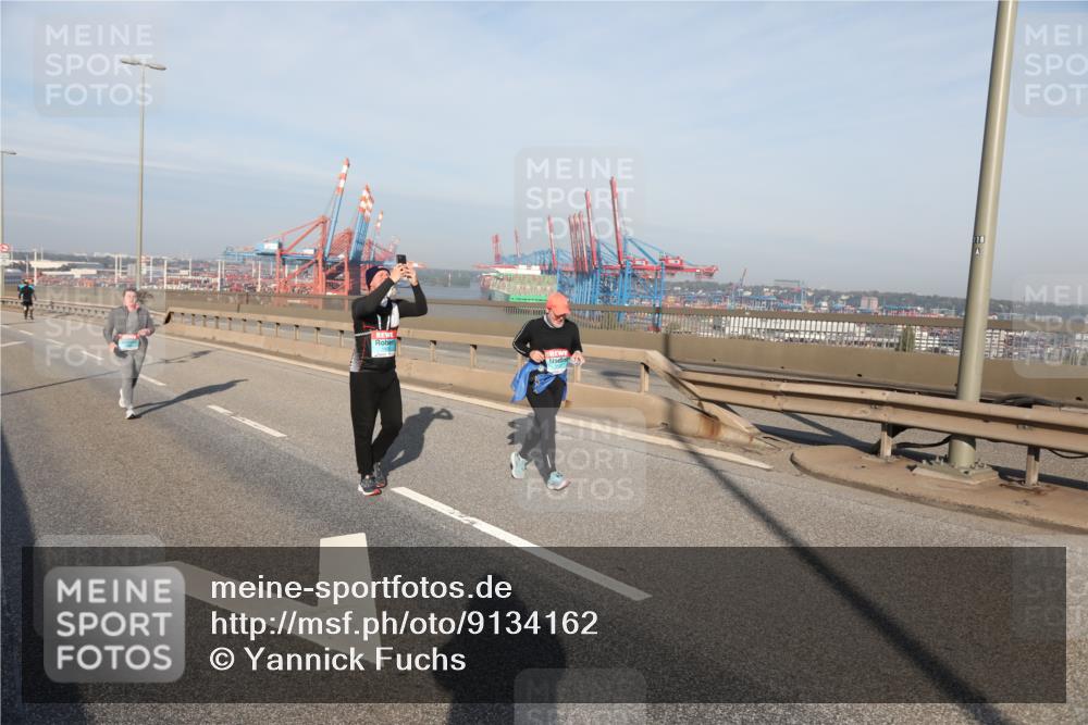 03.10.2025 - Köhlbrandbrückenlauf Yannick Fuchs http://msf.ph/oto/9134162 03.10.2025 09:08:24 Position 2 118 meine-sportfotos.de