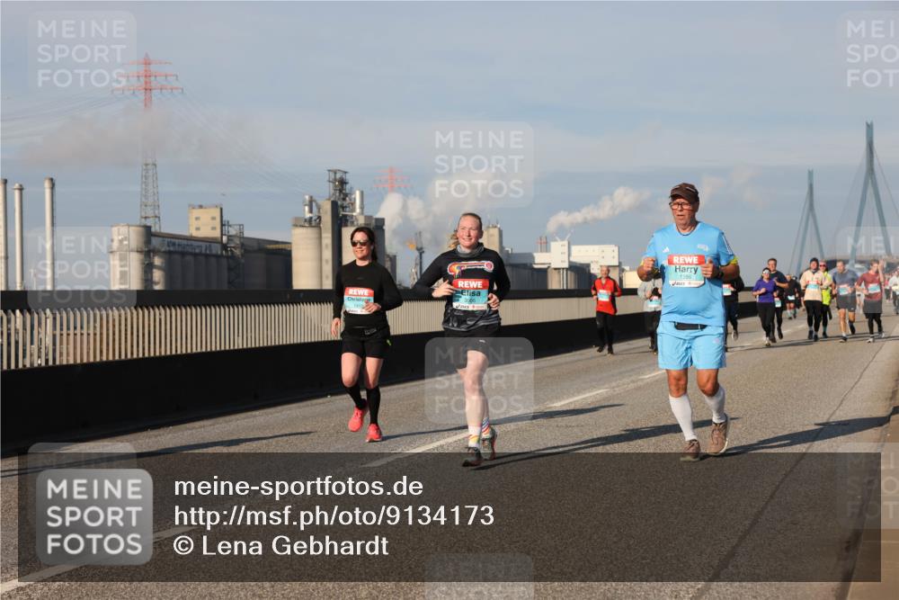 03.10.2025 - Köhlbrandbrückenlauf Lena Gebhardt http://msf.ph/oto/9134173 03.10.2025 09:52:19 Position 2 1286 meine-sportfotos.de