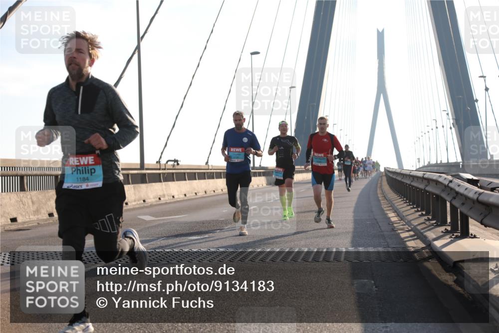 03.10.2025 - Köhlbrandbrückenlauf Yannick Fuchs http://msf.ph/oto/9134183 03.10.2025 08:21:15 Position 1 1184 meine-sportfotos.de