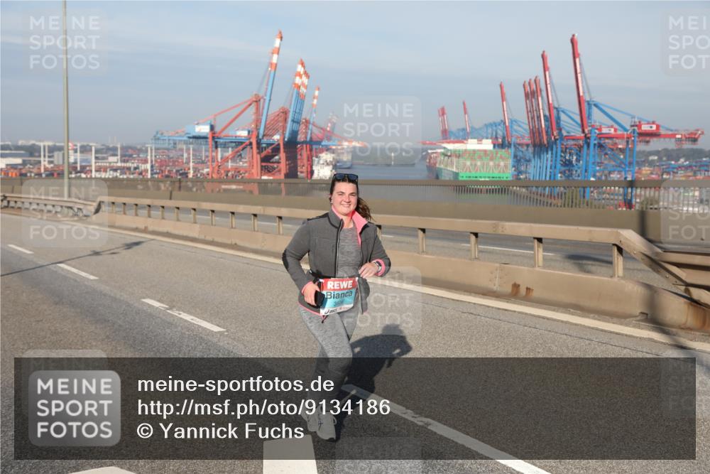 03.10.2025 - Köhlbrandbrückenlauf Yannick Fuchs http://msf.ph/oto/9134186 03.10.2025 09:08:27 Position 2  meine-sportfotos.de