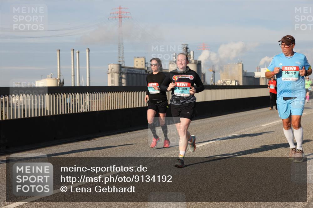 03.10.2025 - Köhlbrandbrückenlauf Lena Gebhardt http://msf.ph/oto/9134192 03.10.2025 09:52:19 Position 2 1413, 3006, 1286 meine-sportfotos.de