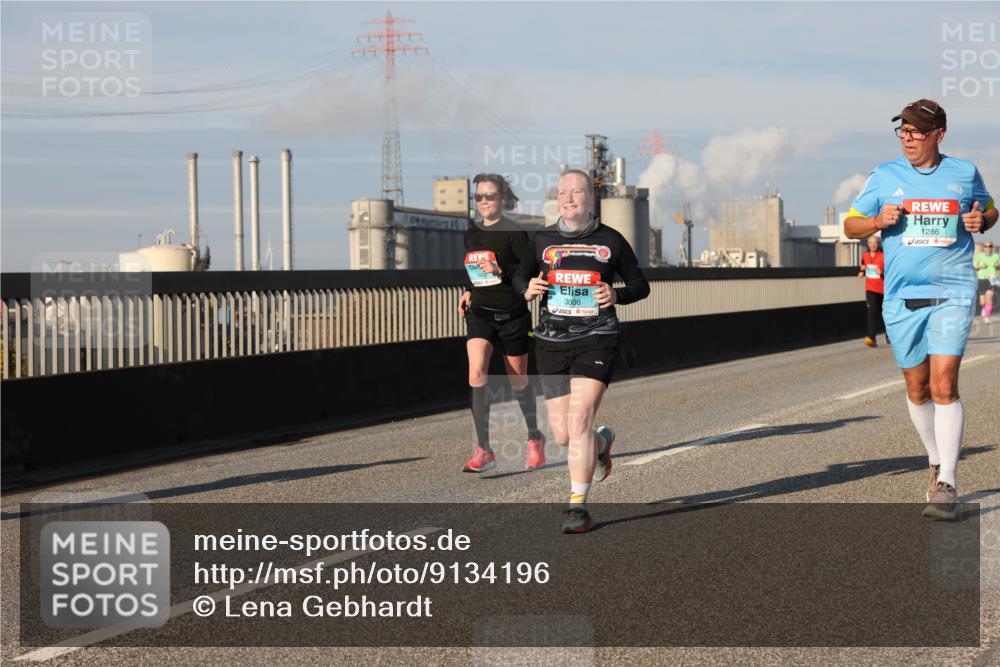 03.10.2025 - Köhlbrandbrückenlauf Lena Gebhardt http://msf.ph/oto/9134196 03.10.2025 09:52:19 Position 2 3006, 1286 meine-sportfotos.de