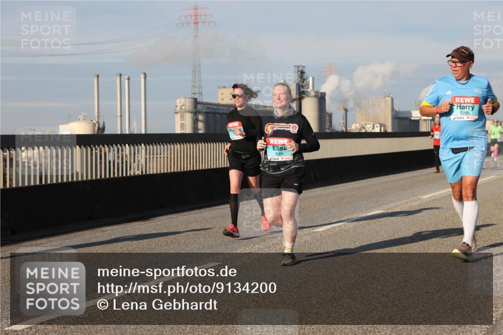 03.10.2025 - Köhlbrandbrückenlauf Lena Gebhardt http://msf.ph/oto/9134200 03.10.2025 09:52:19 Position 2 3006, 1286 meine-sportfotos.de