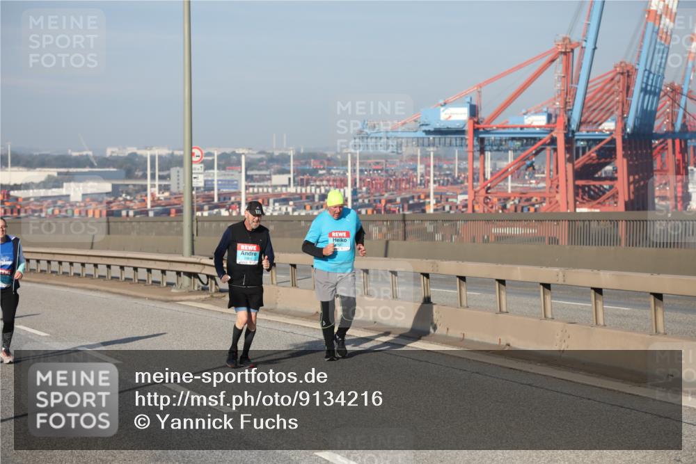 03.10.2025 - Köhlbrandbrückenlauf Yannick Fuchs http://msf.ph/oto/9134216 03.10.2025 09:08:42 Position 2  meine-sportfotos.de