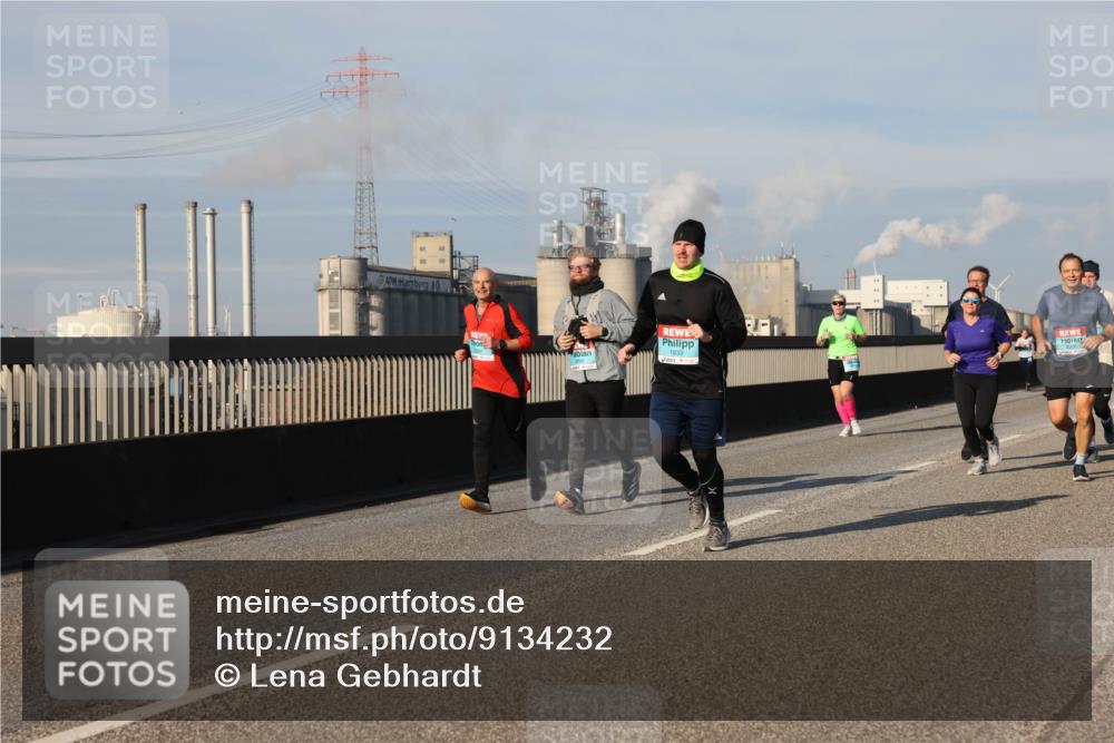 03.10.2025 - Köhlbrandbrückenlauf Lena Gebhardt http://msf.ph/oto/9134232 03.10.2025 09:52:25 Position 2 1833 meine-sportfotos.de