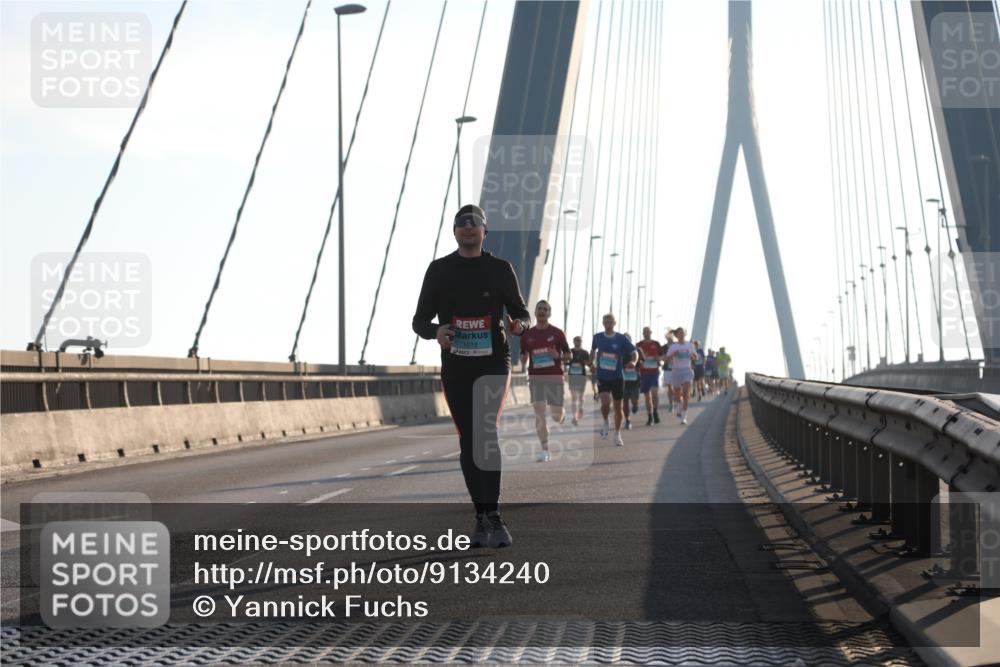 03.10.2025 - Köhlbrandbrückenlauf Yannick Fuchs http://msf.ph/oto/9134240 03.10.2025 08:21:20 Position 1 1019 meine-sportfotos.de
