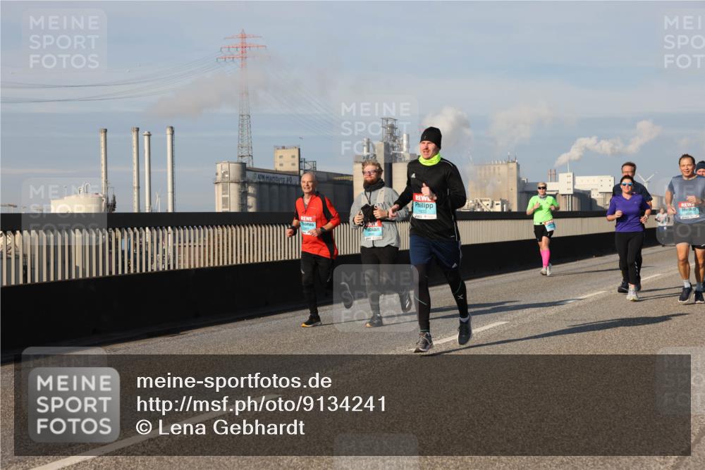 03.10.2025 - Köhlbrandbrückenlauf Lena Gebhardt http://msf.ph/oto/9134241 03.10.2025 09:52:25 Position 2 1833 meine-sportfotos.de