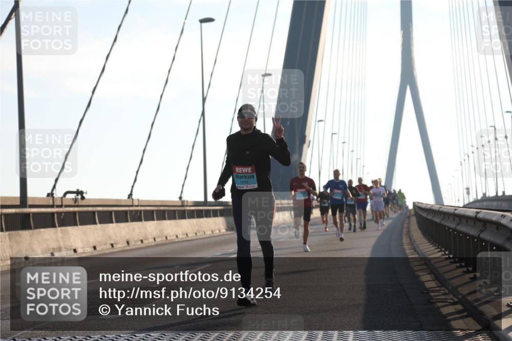 03.10.2025 - Köhlbrandbrückenlauf Yannick Fuchs http://msf.ph/oto/9134254 03.10.2025 08:21:20 Position 1 1019 meine-sportfotos.de