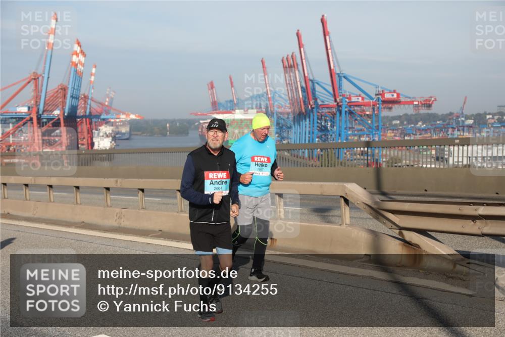 03.10.2025 - Köhlbrandbrückenlauf Yannick Fuchs http://msf.ph/oto/9134255 03.10.2025 09:08:49 Position 2 2647, 2664 meine-sportfotos.de