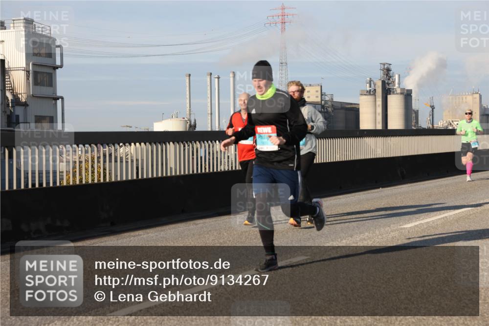 03.10.2025 - Köhlbrandbrückenlauf Lena Gebhardt http://msf.ph/oto/9134267 03.10.2025 09:52:26 Position 2  meine-sportfotos.de