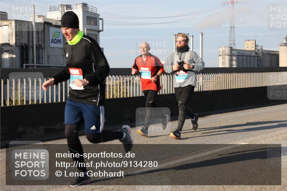 03.10.2025 - Köhlbrandbrückenlauf Lena Gebhardt http://msf.ph/oto/9134280 03.10.2025 09:52:26 Position 2  meine-sportfotos.de