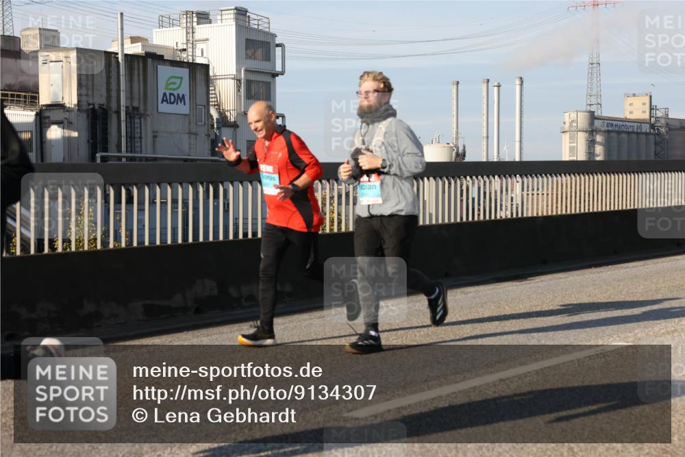 03.10.2025 - Köhlbrandbrückenlauf Lena Gebhardt http://msf.ph/oto/9134307 03.10.2025 09:52:27 Position 2  meine-sportfotos.de