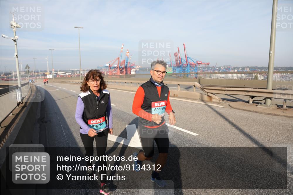 03.10.2025 - Köhlbrandbrückenlauf Yannick Fuchs http://msf.ph/oto/9134312 03.10.2025 09:08:58 Position 2 2490, 2132 meine-sportfotos.de