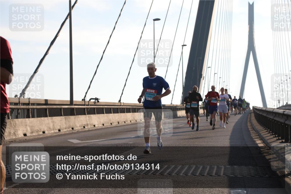 03.10.2025 - Köhlbrandbrückenlauf Yannick Fuchs http://msf.ph/oto/9134314 03.10.2025 08:21:25 Position 1 3078 meine-sportfotos.de