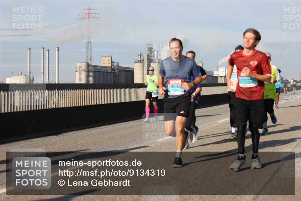 03.10.2025 - Köhlbrandbrückenlauf Lena Gebhardt http://msf.ph/oto/9134319 03.10.2025 09:52:27 Position 2 3738 meine-sportfotos.de