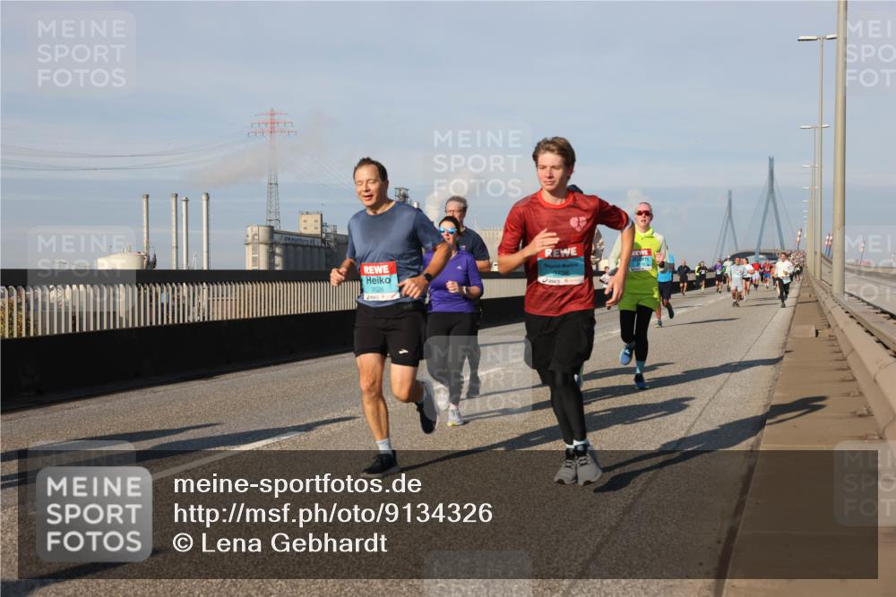 03.10.2025 - Köhlbrandbrückenlauf Lena Gebhardt http://msf.ph/oto/9134326 03.10.2025 09:52:28 Position 2 3738 meine-sportfotos.de