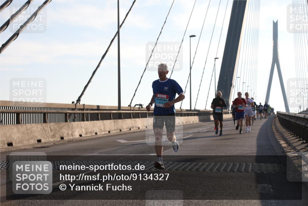 03.10.2025 - Köhlbrandbrückenlauf Yannick Fuchs http://msf.ph/oto/9134327 03.10.2025 08:21:26 Position 1 3078 meine-sportfotos.de