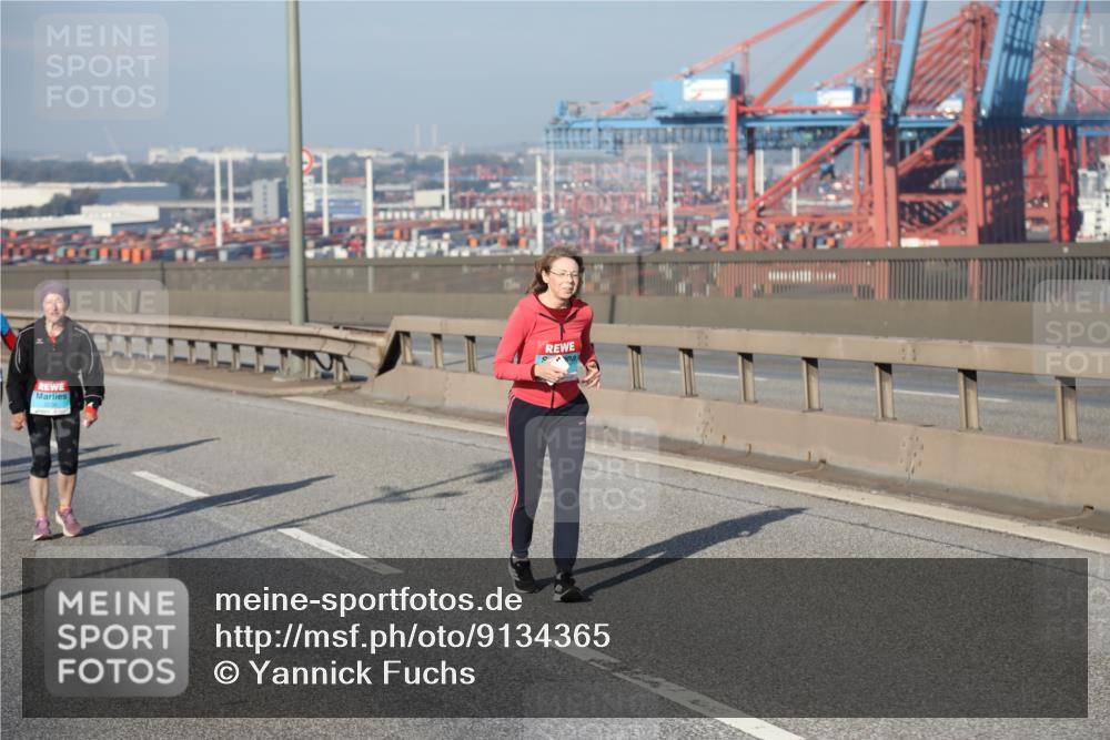 03.10.2025 - Köhlbrandbrückenlauf Yannick Fuchs http://msf.ph/oto/9134365 03.10.2025 09:09:24 Position 2  meine-sportfotos.de