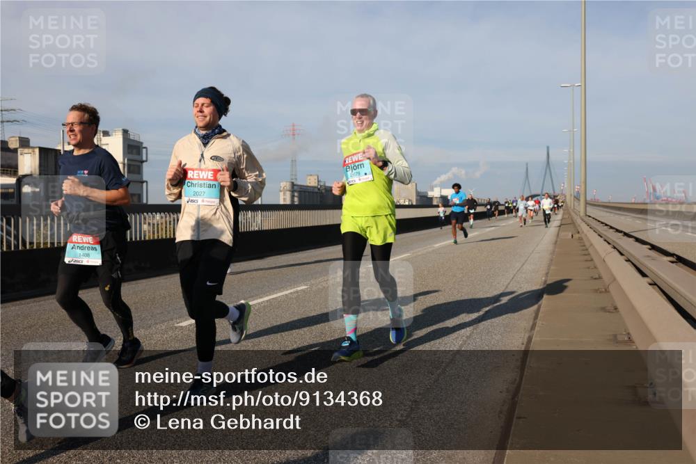 03.10.2025 - Köhlbrandbrückenlauf Lena Gebhardt http://msf.ph/oto/9134368 03.10.2025 09:52:30 Position 2 1408, 2027, 2679 meine-sportfotos.de