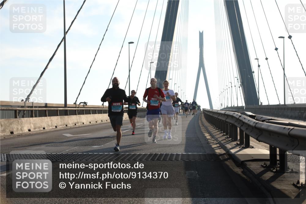 03.10.2025 - Köhlbrandbrückenlauf Yannick Fuchs http://msf.ph/oto/9134370 03.10.2025 08:21:28 Position 1  meine-sportfotos.de