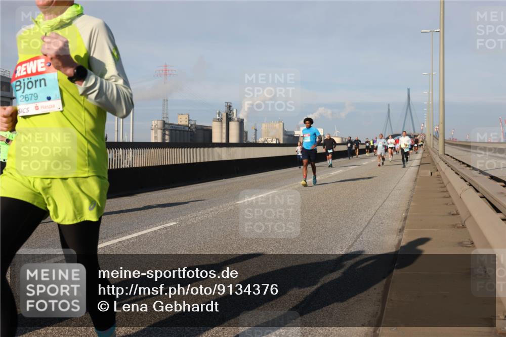 03.10.2025 - Köhlbrandbrückenlauf Lena Gebhardt http://msf.ph/oto/9134376 03.10.2025 09:52:31 Position 2 2679 meine-sportfotos.de