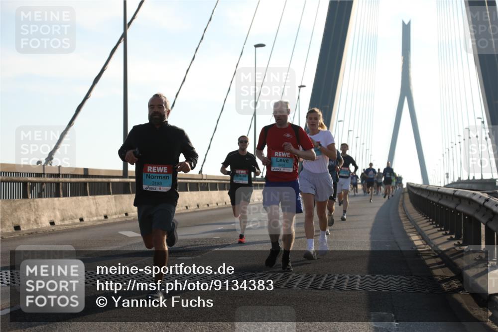 03.10.2025 - Köhlbrandbrückenlauf Yannick Fuchs http://msf.ph/oto/9134383 03.10.2025 08:21:29 Position 1 3193, 3491 meine-sportfotos.de