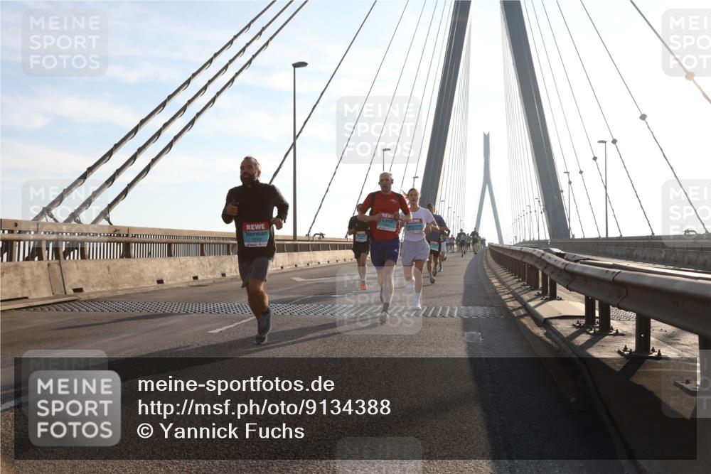 03.10.2025 - Köhlbrandbrückenlauf Yannick Fuchs http://msf.ph/oto/9134388 03.10.2025 08:21:30 Position 1 3193 meine-sportfotos.de