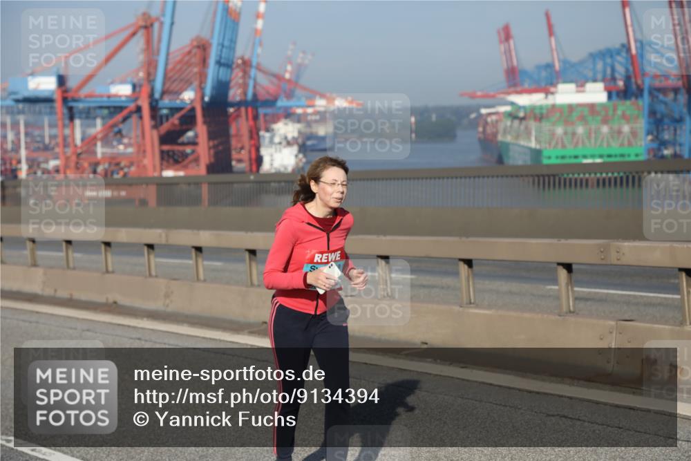 03.10.2025 - Köhlbrandbrückenlauf Yannick Fuchs http://msf.ph/oto/9134394 03.10.2025 09:09:27 Position 2  meine-sportfotos.de
