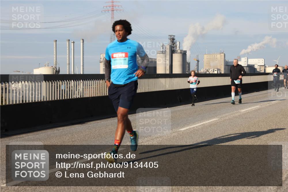 03.10.2025 - Köhlbrandbrückenlauf Lena Gebhardt http://msf.ph/oto/9134405 03.10.2025 09:52:33 Position 2  meine-sportfotos.de