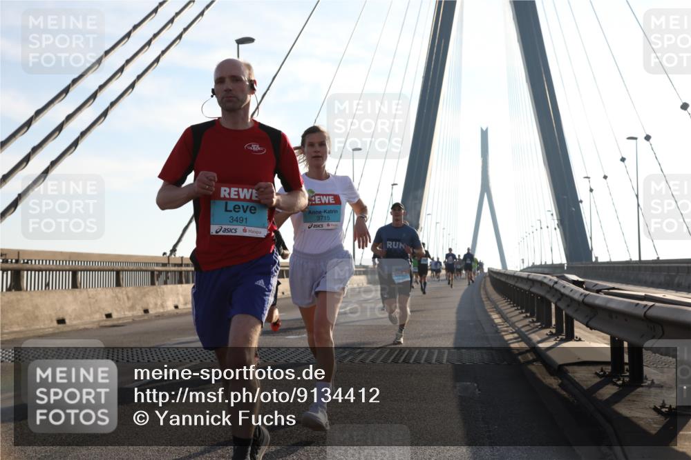 03.10.2025 - Köhlbrandbrückenlauf Yannick Fuchs http://msf.ph/oto/9134412 03.10.2025 08:21:31 Position 1 3491, 3715 meine-sportfotos.de