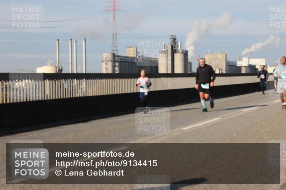 03.10.2025 - Köhlbrandbrückenlauf Lena Gebhardt http://msf.ph/oto/9134415 03.10.2025 09:52:35 Position 2  meine-sportfotos.de