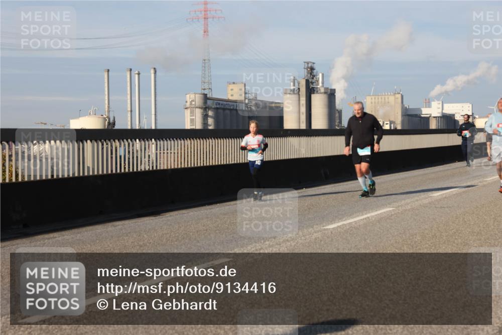 03.10.2025 - Köhlbrandbrückenlauf Lena Gebhardt http://msf.ph/oto/9134416 03.10.2025 09:52:35 Position 2  meine-sportfotos.de